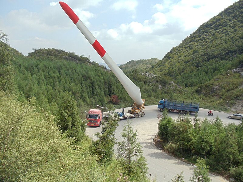 Windmill blade lifter Windmill blade lifter